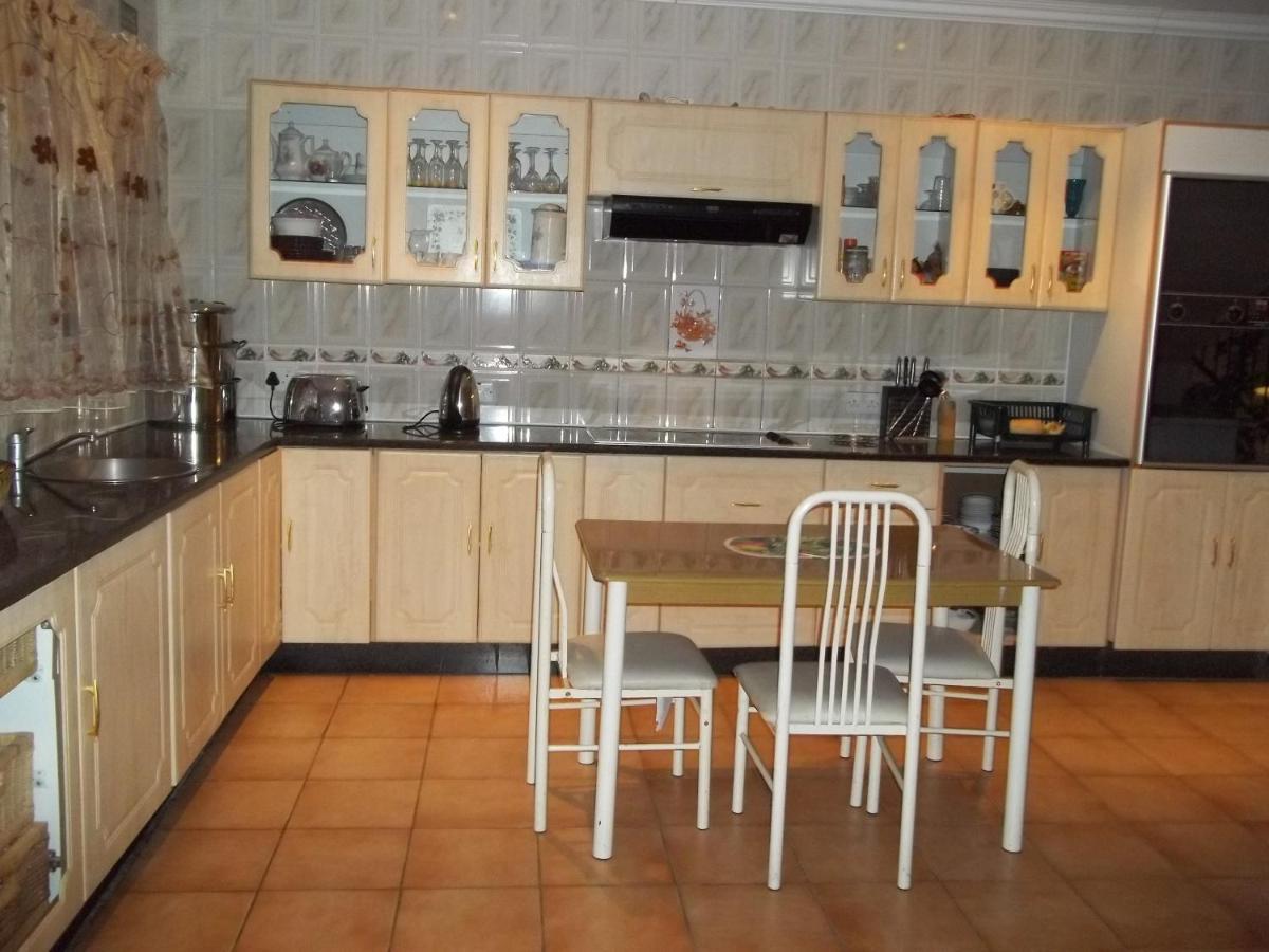 Carlcyn Homestay ハボローネ エクステリア 写真