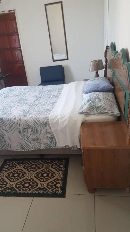 Carlcyn Homestay ハボローネ エクステリア 写真