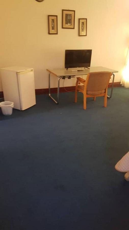 Carlcyn Homestay ハボローネ エクステリア 写真