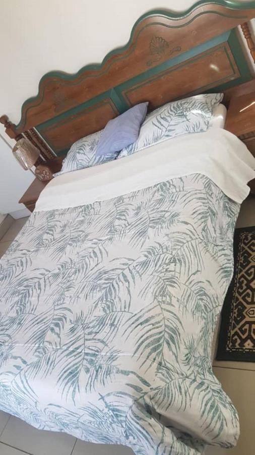 Carlcyn Homestay ハボローネ エクステリア 写真