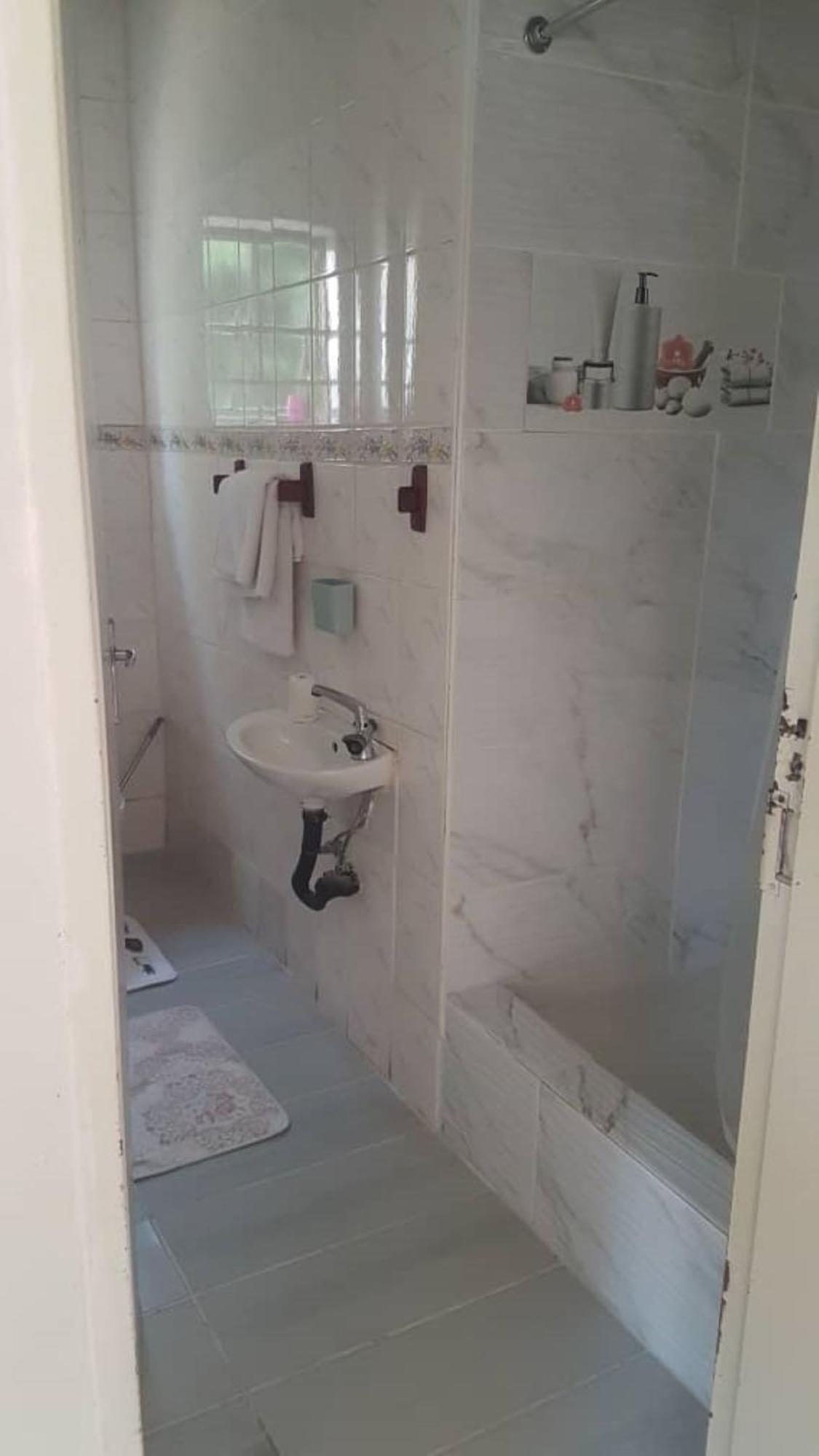 Carlcyn Homestay ハボローネ エクステリア 写真