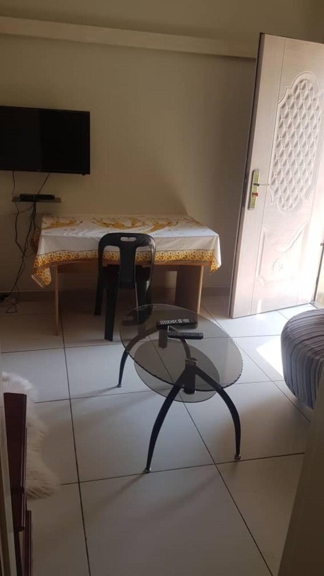 Carlcyn Homestay ハボローネ エクステリア 写真
